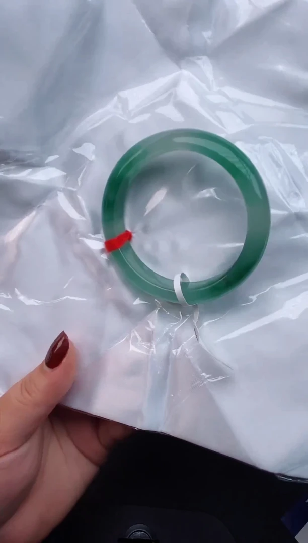 【闪购商品】石英质玉手镯未镶嵌35