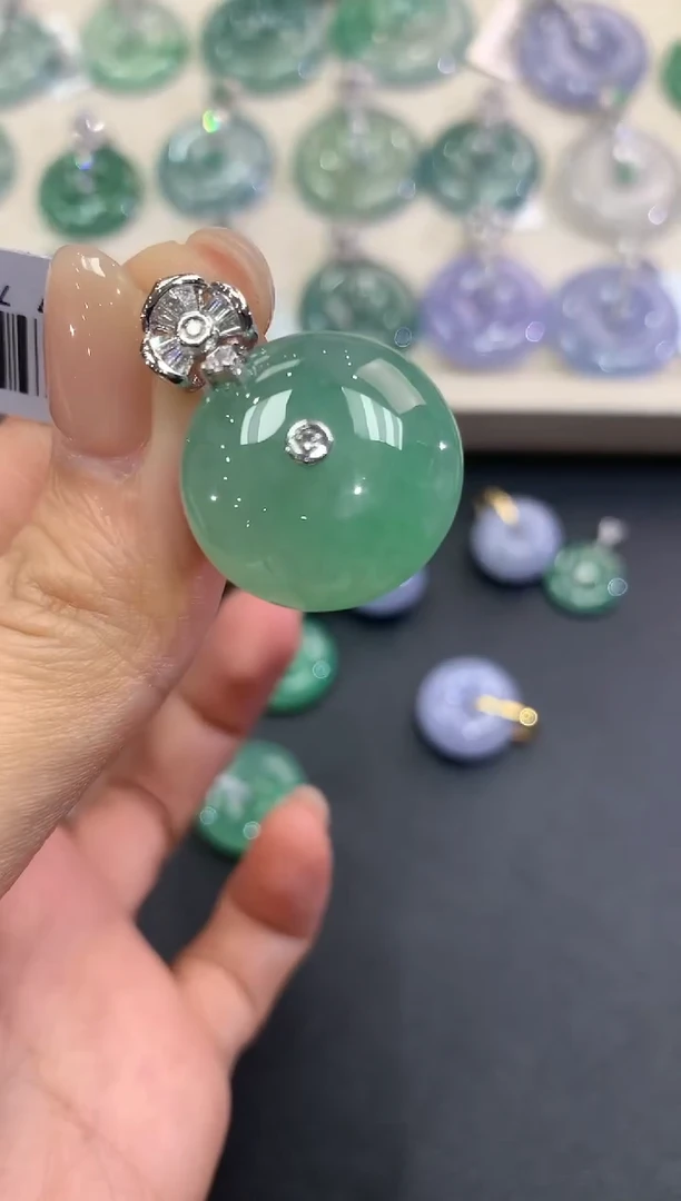 【闪购商品】翡翠吊坠(不含链)18K金镶嵌a57