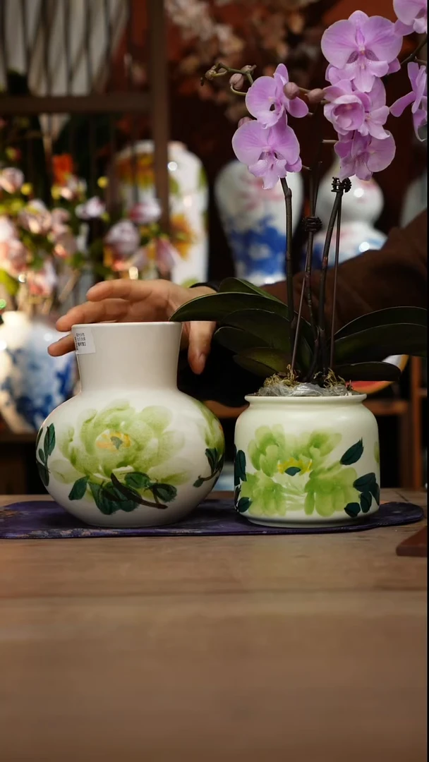 当代景德镇设计师釉下手绘陶瓷花瓶