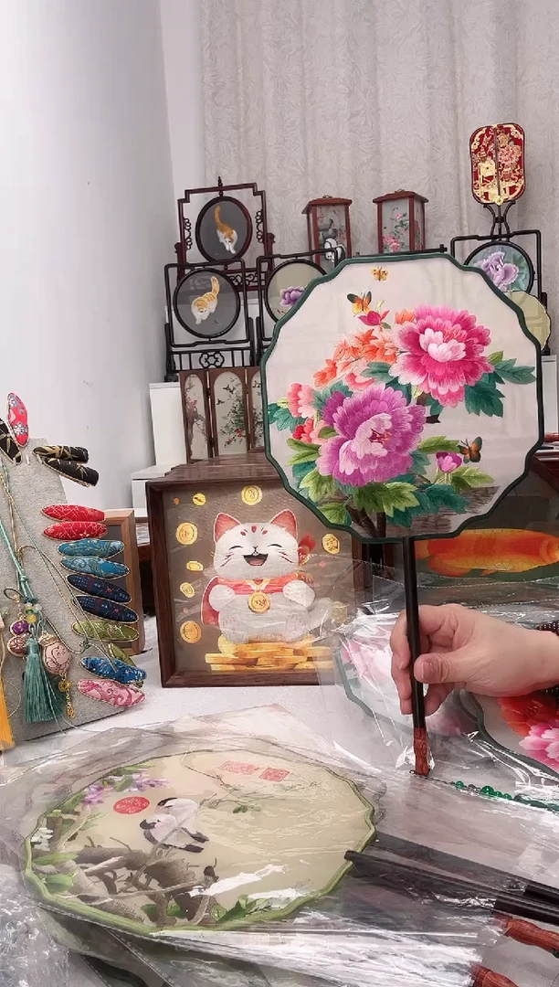扇子苏绣作品手工团扇