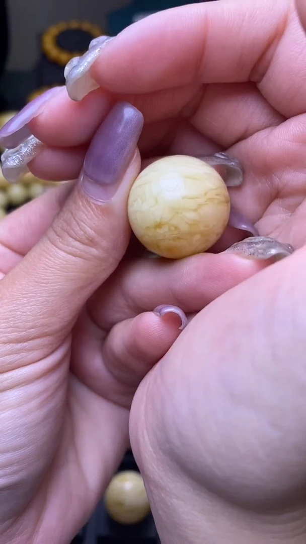 【闪购商品】琥珀裸石未镶嵌葵. 22