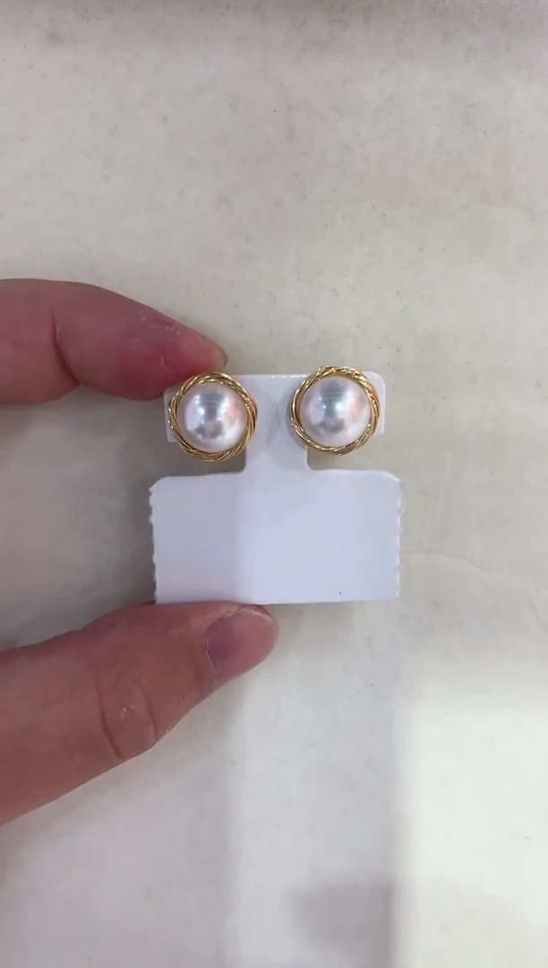 未镶嵌淡水珍珠耳饰非基地不带证书