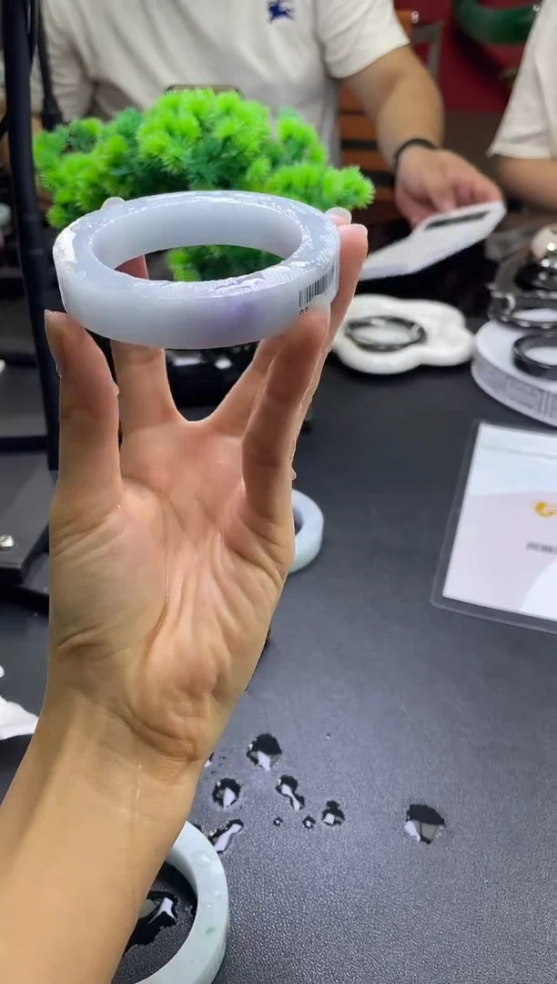 定制翡翠手镯未镶嵌毛*蚊手镯