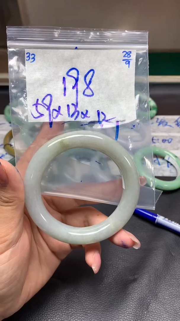 未镶嵌定制翡翠33毛货需精细抛光手镯拍一发一