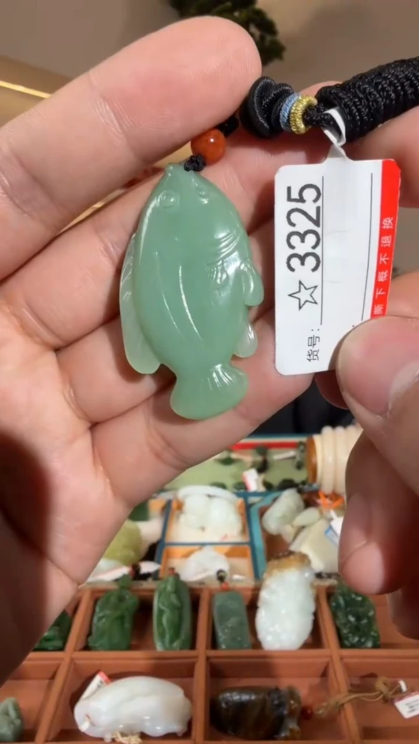 颈饰未镶嵌和田玉1