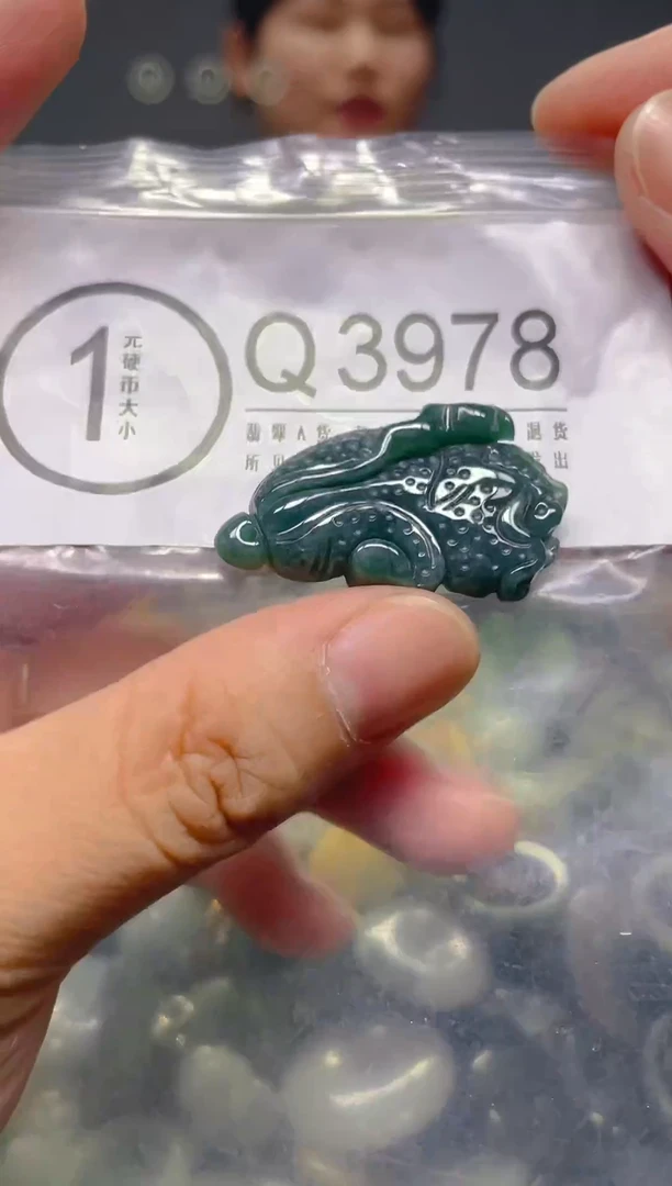 翡翠未镶嵌颈饰/Q/翡翠A货,1件也是批发价