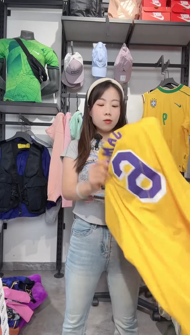 1681   编码 瑕疵款直播间过款为准 尺码 M