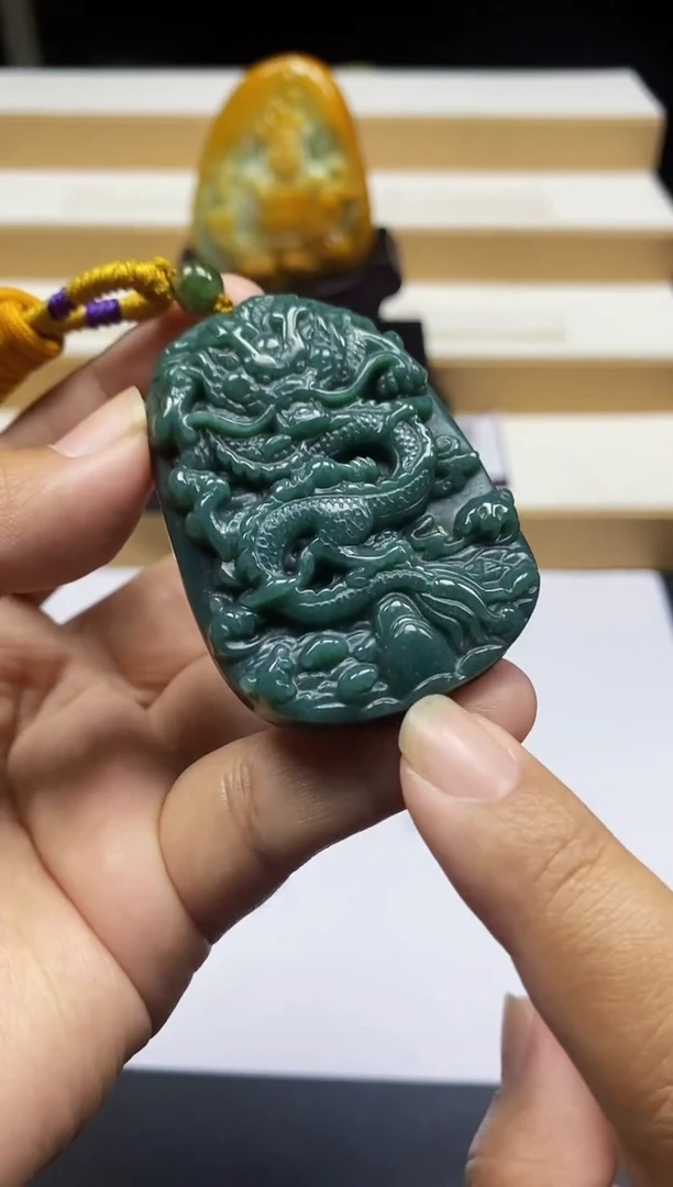 翡翠未镶嵌颈饰翡翠A货