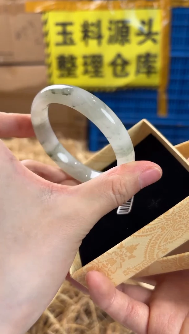 未镶嵌手镯石英质玉T-997