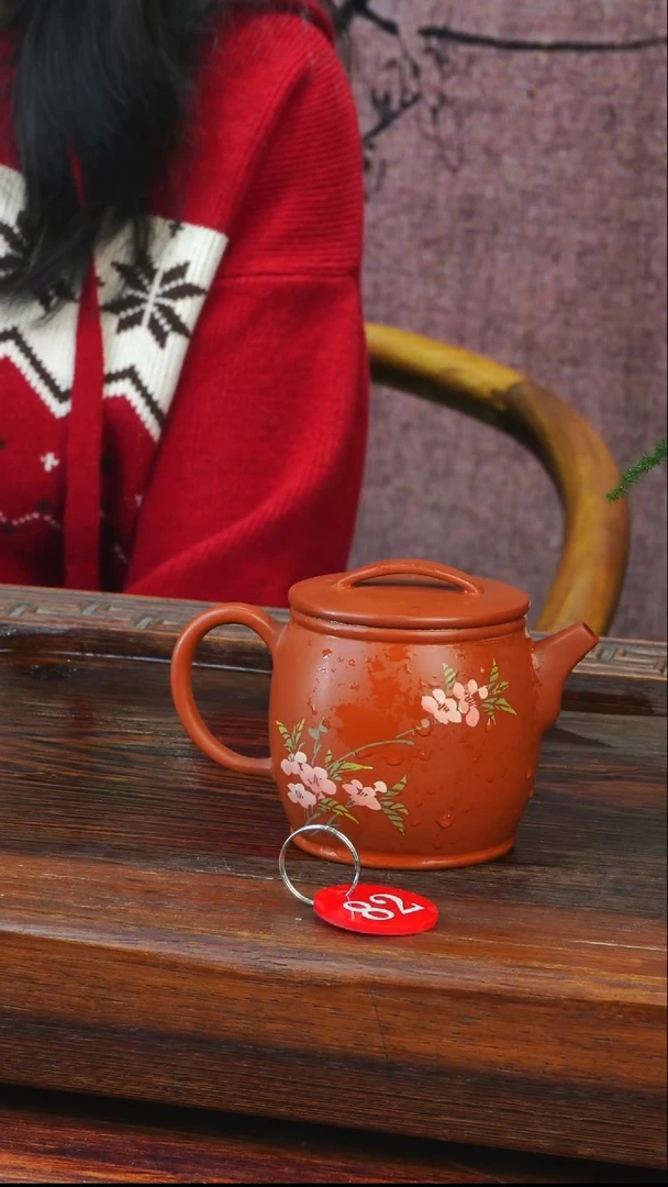 82逢春紫陶全手工复烧红刻填汉瓦壶280ml