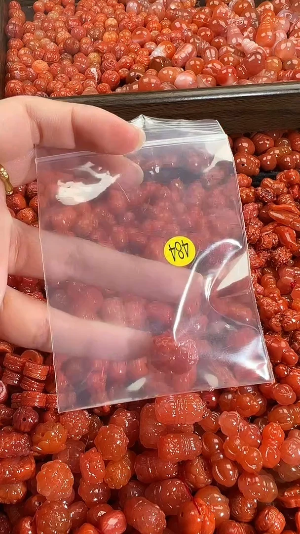 颈饰未镶嵌南红玛瑙1