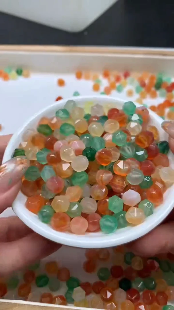 未镶嵌散珠玛瑙/玉髓E808 多彩玛瑙 菱形切面8mm10个5元