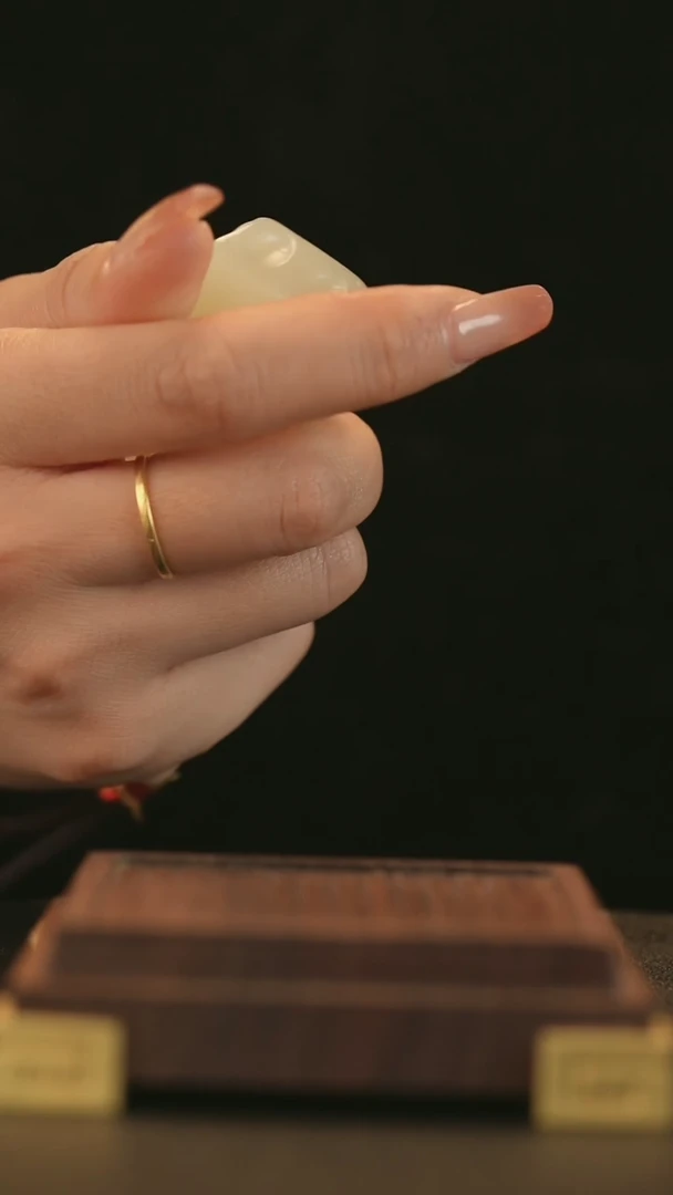 云南石石锤纹奶酪手把件