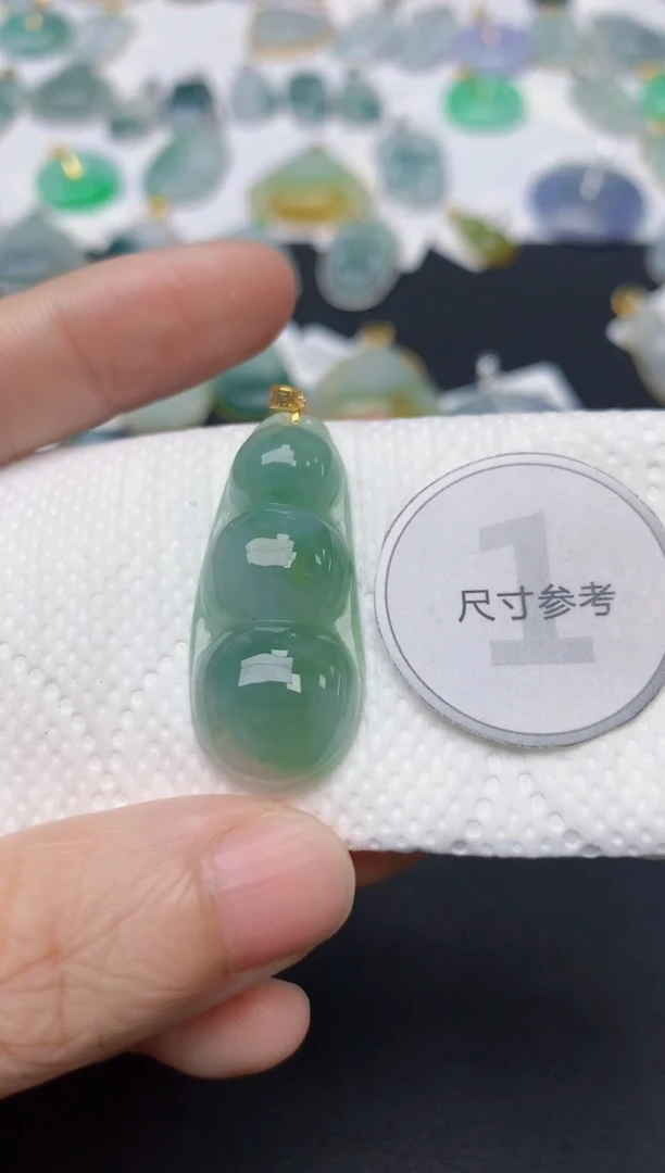 翡翠18K金镶嵌颈饰天然缅甸A货翡翠
