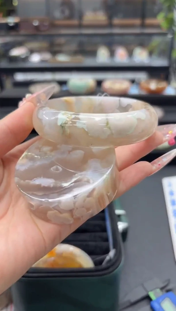 未镶嵌手镯石英质玉109(61圈赠送镯心)