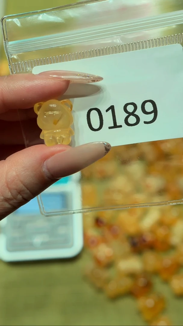 蜜蜡吊坠(不含链)未镶嵌【特价款】保真琥珀蜜蜡小熊不退不换-0189