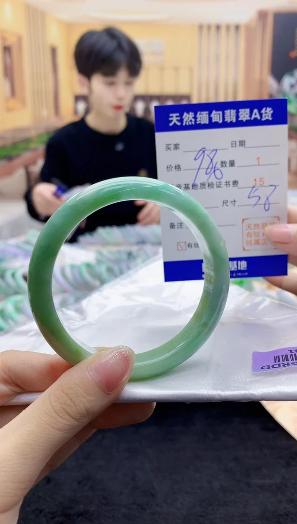 【闪购商品】翡翠手镯未镶嵌     H62-31