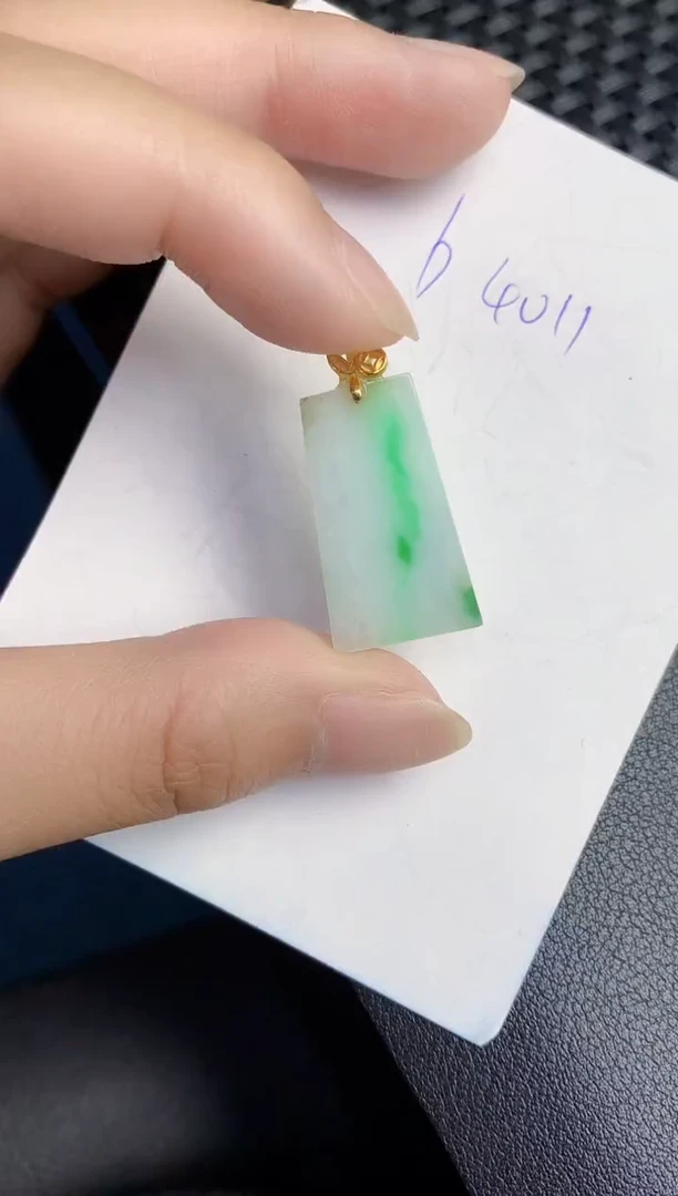 翡翠未镶嵌颈饰000000000