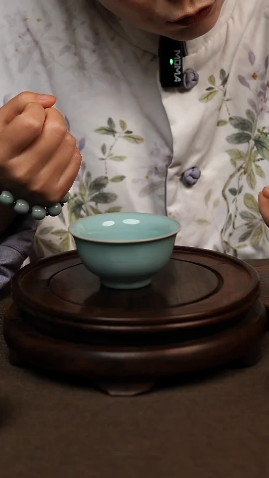 瓷片天青色压手杯80ml 微瑕 不带礼盒