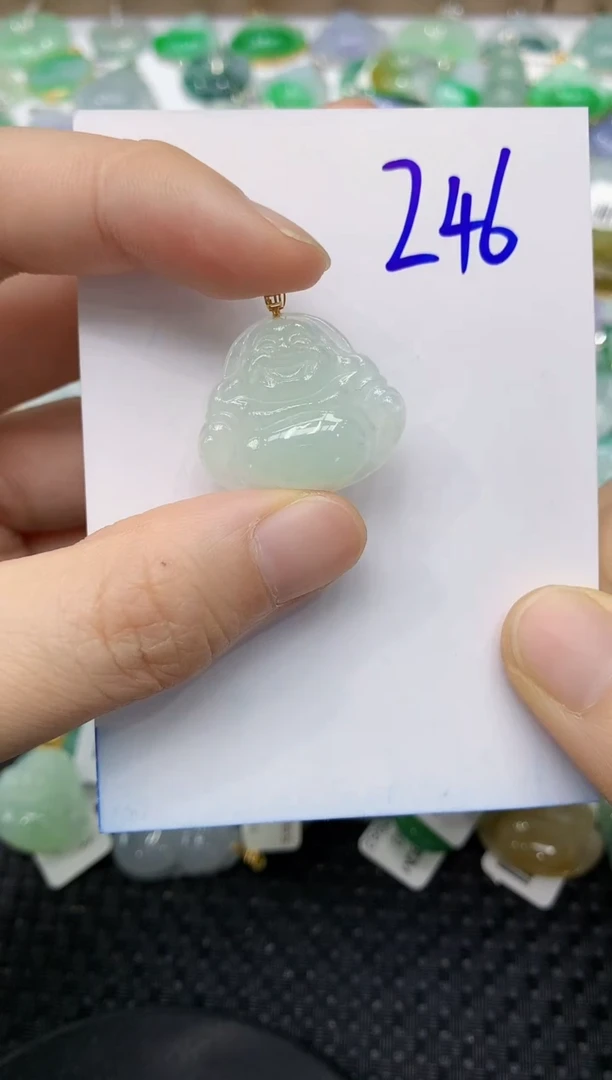 翡翠18K金镶嵌颈饰111111111111