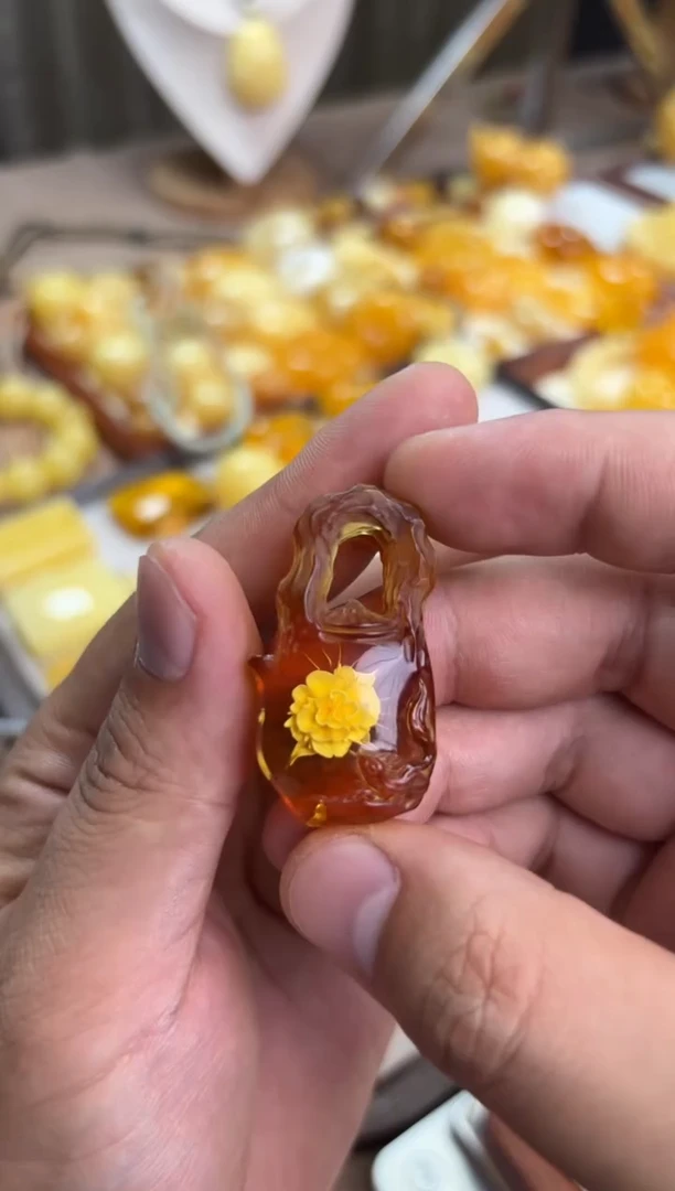 未镶嵌琥珀裸石茶壶6.7g