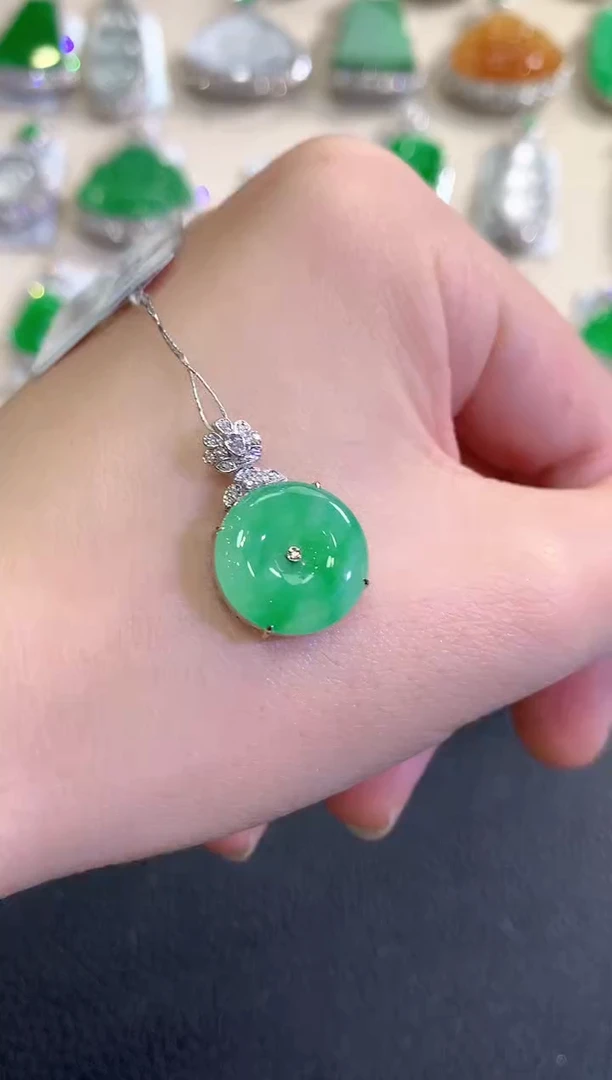 吊坠(不含链)18K金镶嵌翡翠秋日珠宝多样性发货一件Q94