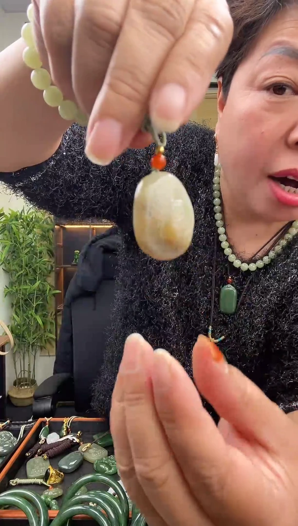 颈饰未镶嵌和田玉多样性发一  4