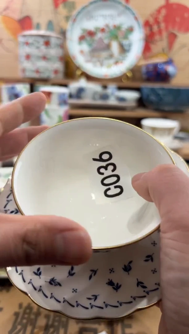 瓷片小**猪瓷片------C036