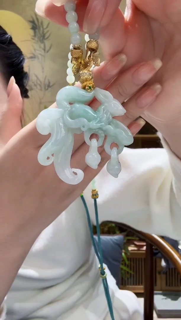 颈饰未镶嵌翡翠吊坠