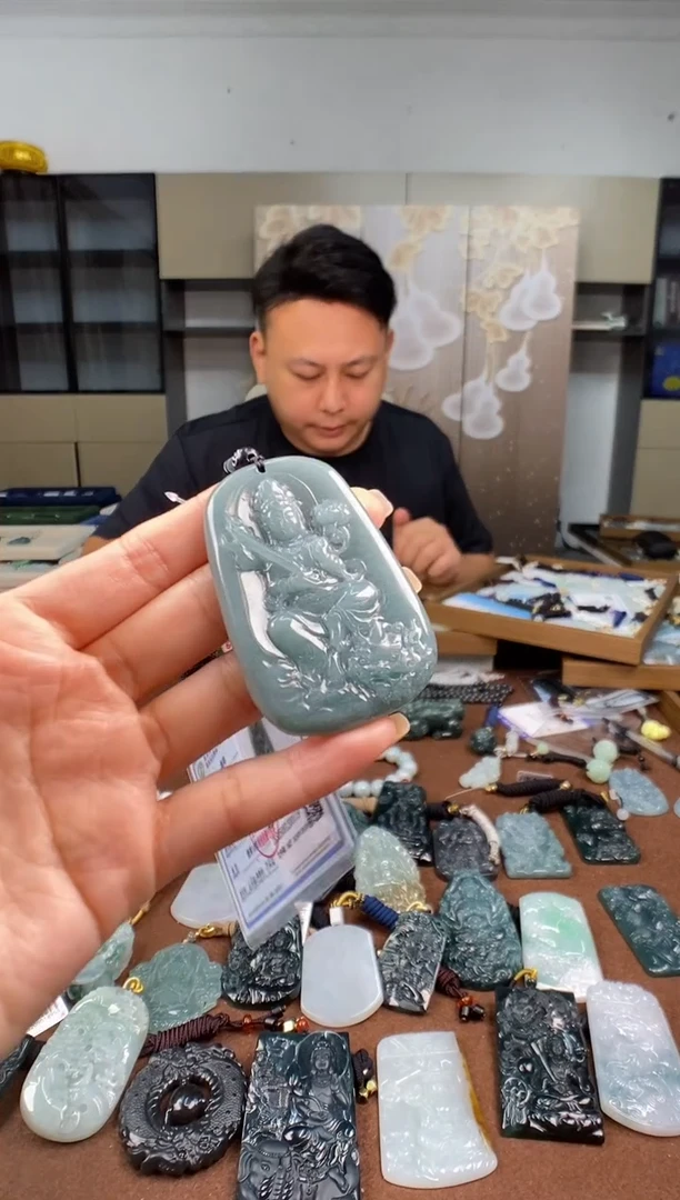 颈饰未镶嵌翡翠多样性发其一