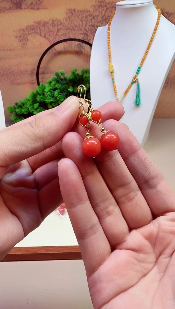 14K金镶嵌南红玛瑙耳饰E184