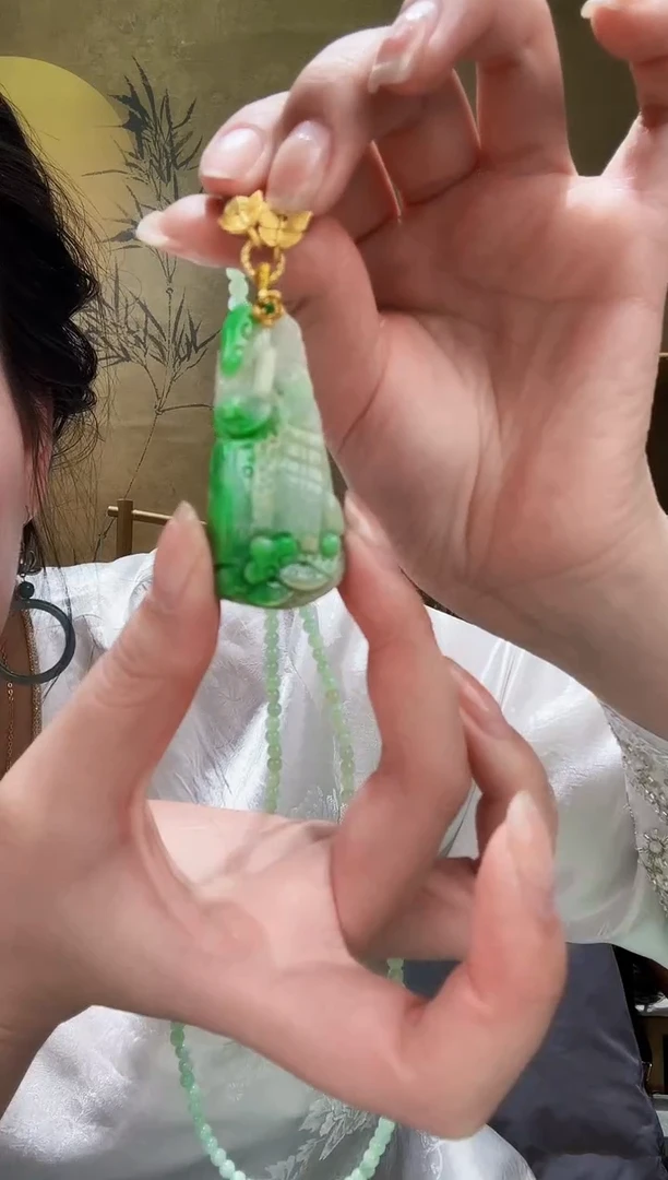 颈饰未镶嵌翡翠吊坠