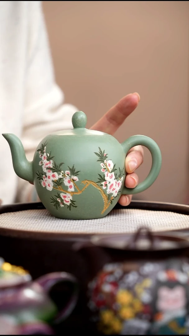 茶壶紫砂豆青砂美人肩彩刻花