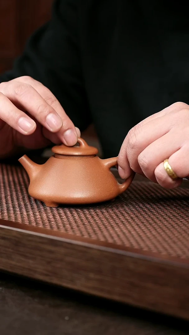 茶壶紫砂五彩泥子冶{微瑕}