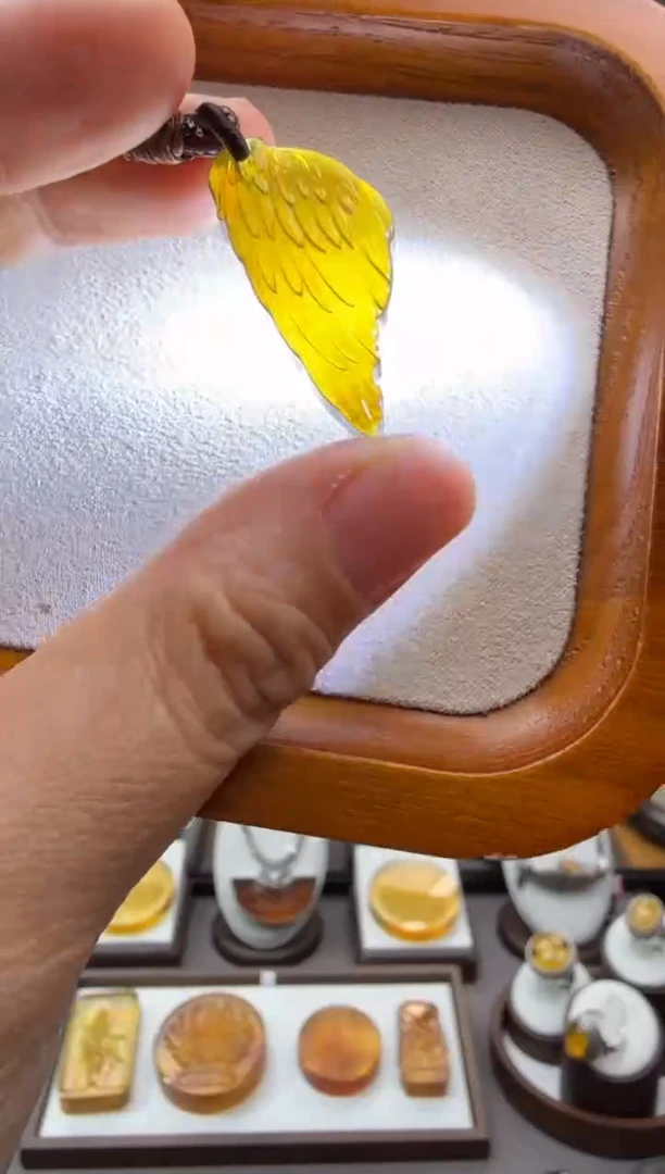未镶嵌颈饰琥珀天使之翼吊坠