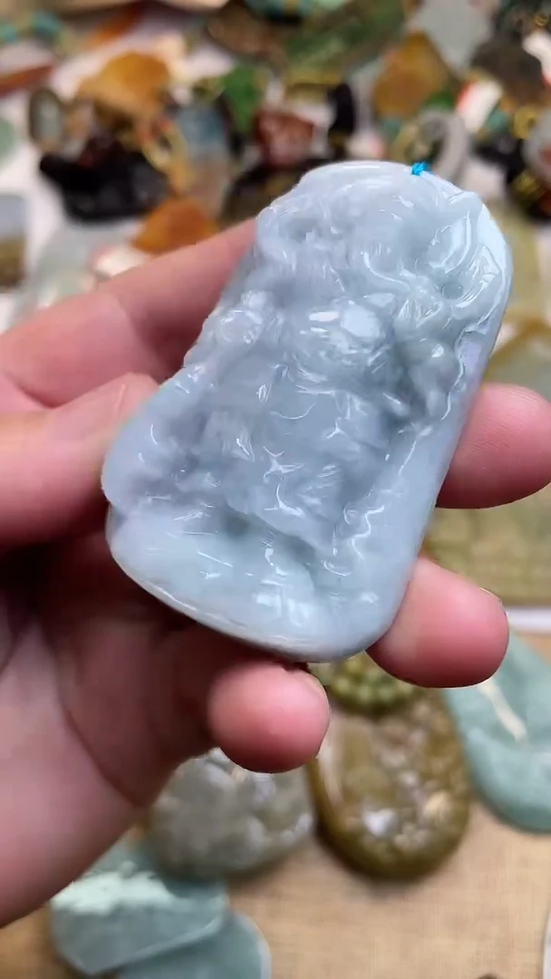 颈饰未镶嵌翡翠关公