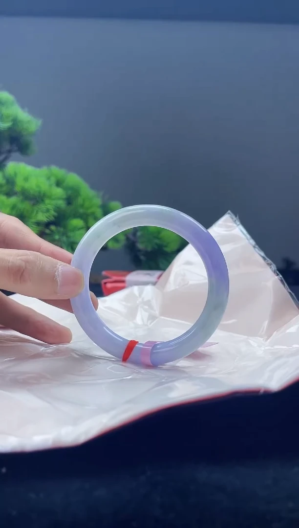 翡翠手镯未镶嵌手镯1