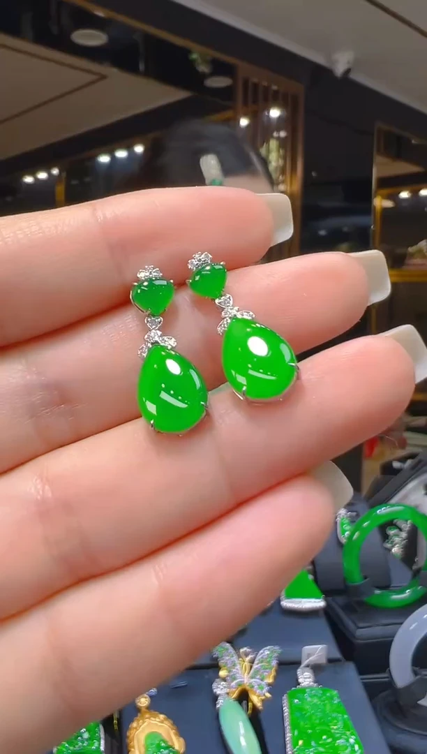 18K金镶嵌翡翠耳饰067
