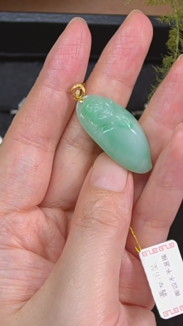 吊坠(不含链)未镶嵌翡翠天然缅甸翡翠吊坠