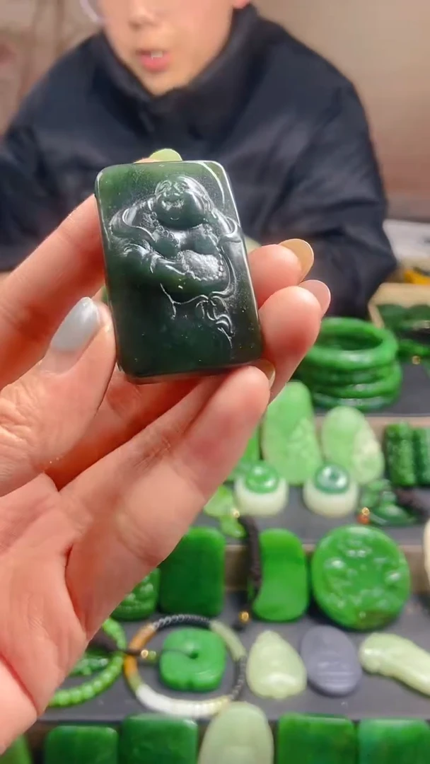 颈饰未镶嵌和田玉1