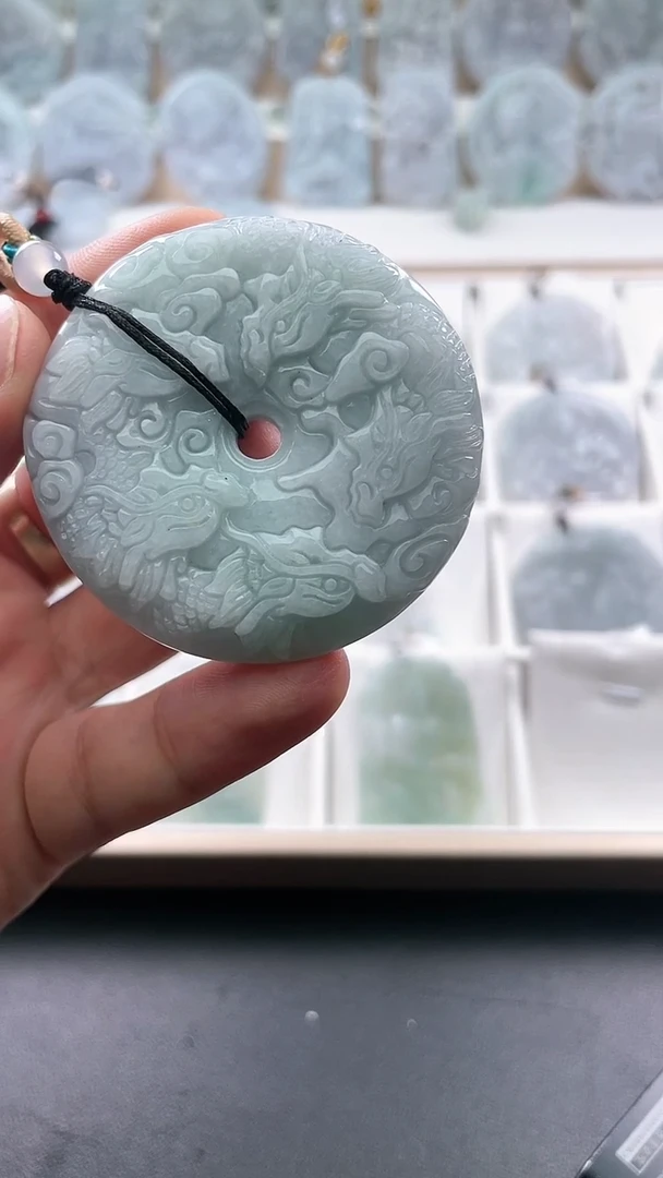 翡翠未镶嵌颈饰..../6/12/ 317