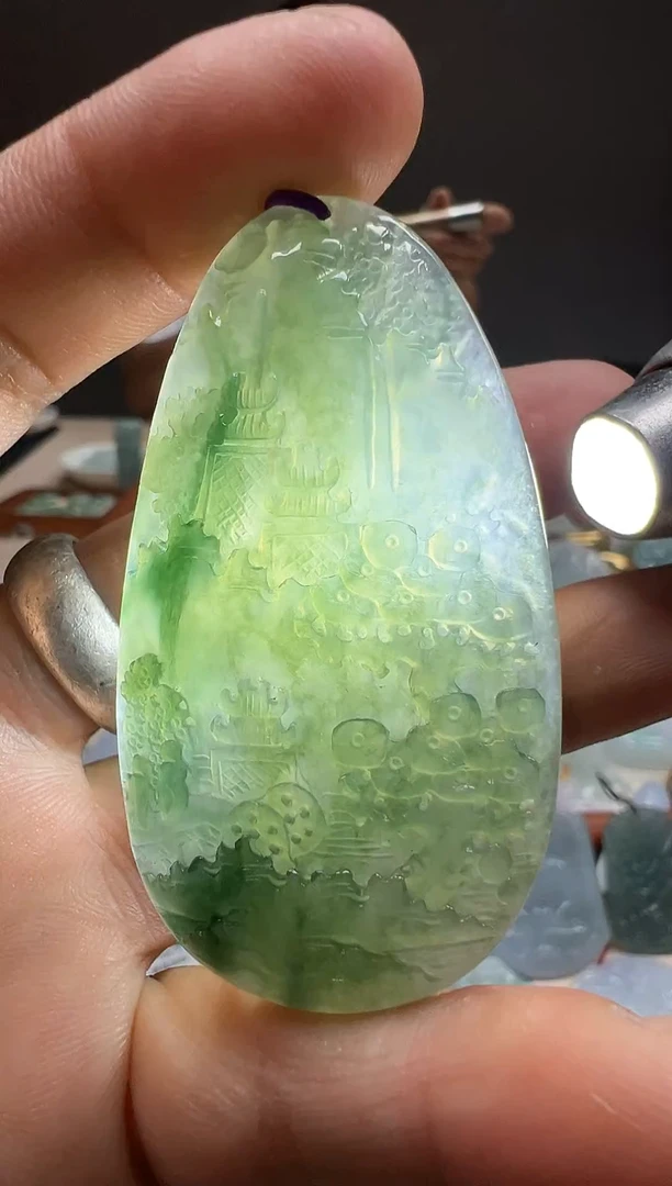 颈饰未镶嵌翡翠天然缅甸翡翠A货山水