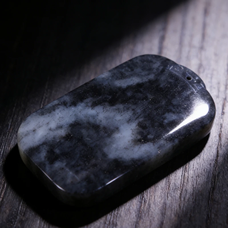 lot7 和田玉青花无事牌/qg51212-182261 保利山东