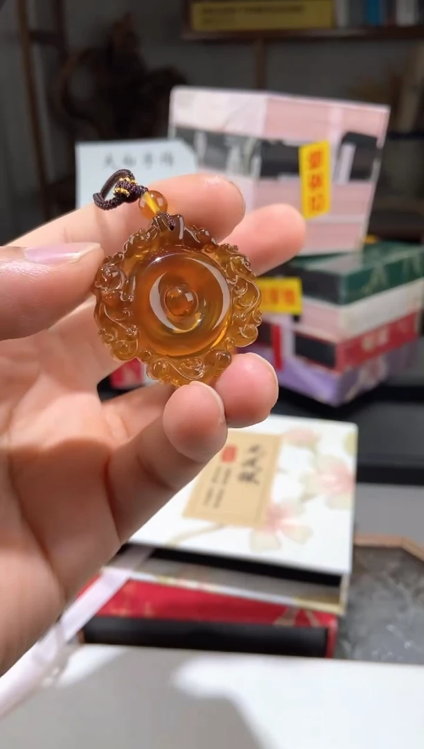 琥珀颈饰未镶嵌金棕珀龙凤珮
