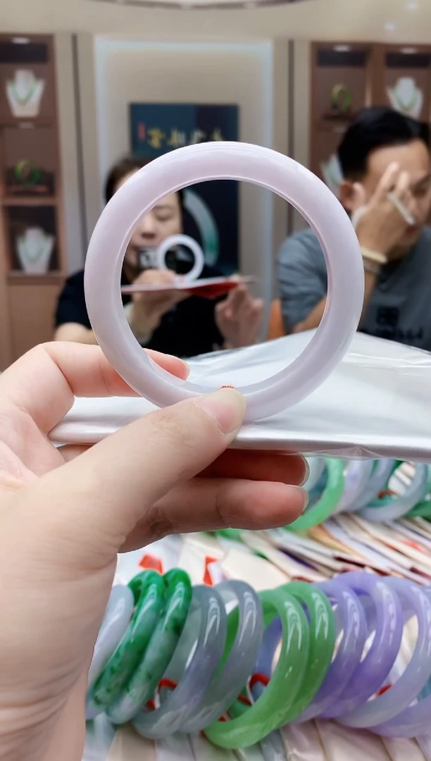 翡翠手镯未镶嵌一****白AAAAA