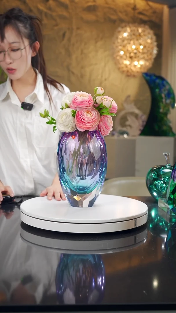 手工艺品琉璃金红蓝切面花器