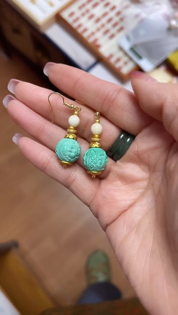 满工蓝白设计师款耳钩