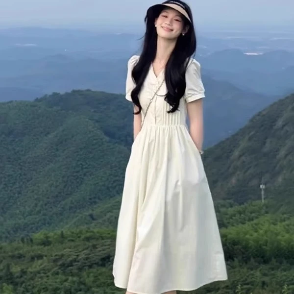 清纯温柔风初恋甜美v领短袖连衣裙子女夏季新款气质收腰大摆长裙