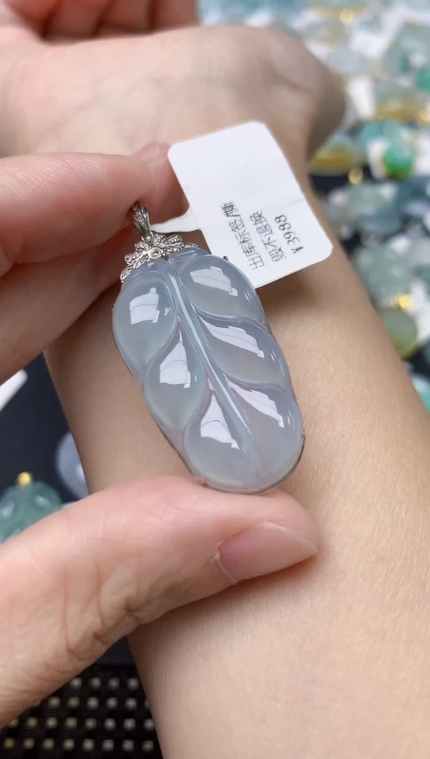 颈饰18K金镶嵌翡翠天然缅甸A货翡翠