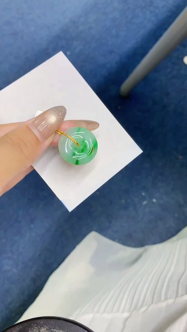 颈饰18K金镶嵌翡翠1